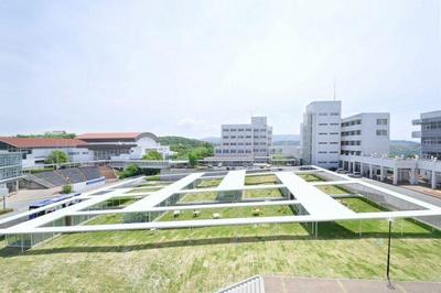 华中科技大学同济医学院和中南大学湘雅医学院,谁更强一些?